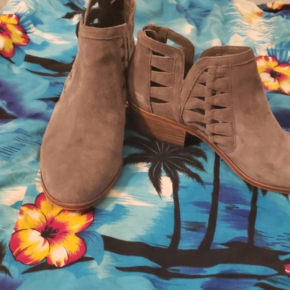 Vince Camuto Ankle boots - Picture 2 of 8